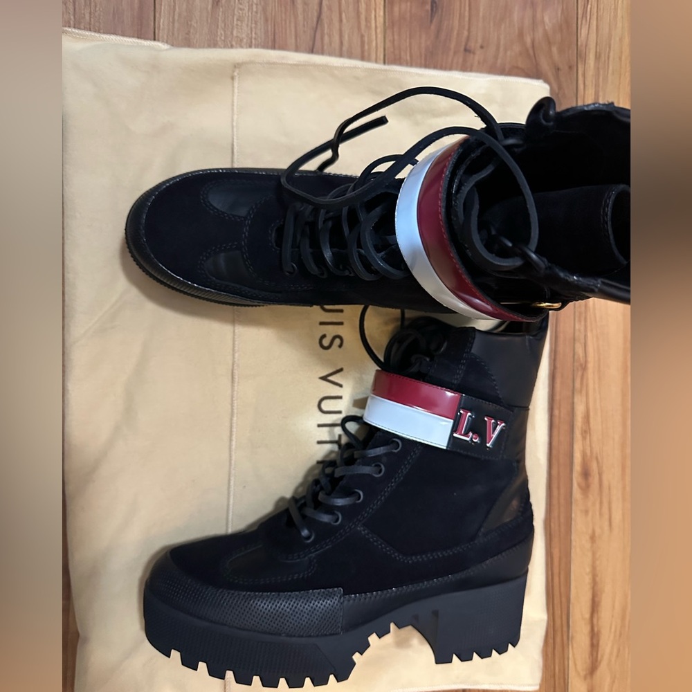 Louis Vuitton Laureate boots